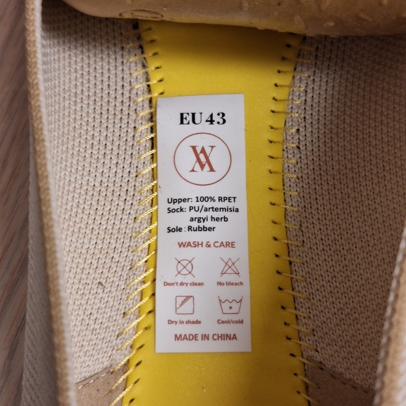 Vivaia Pointed Toe Loafers - Picture 7 of 8